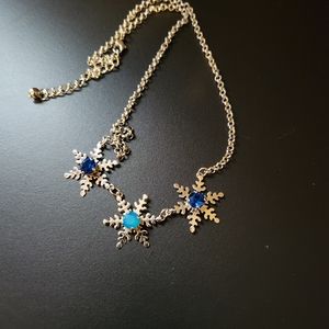 Crystal snowflake necklace